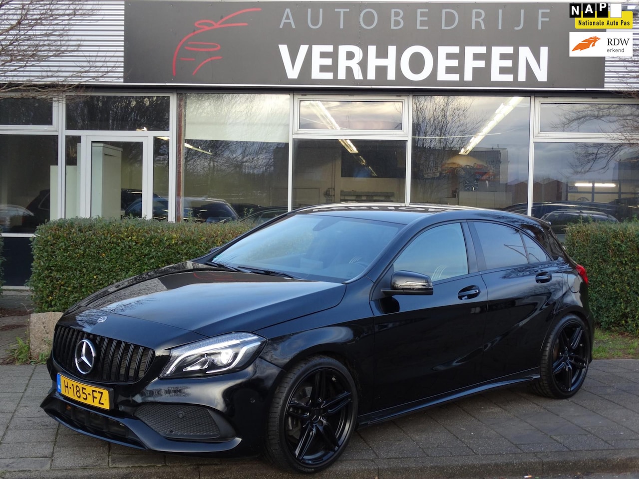 Mercedes-Benz A-klasse - 180 Business Solution AMG - STOEL VERW - CRUISE / CLIMATE CONTR - KEYLESS - FACE - LIFT ! - AutoWereld.nl