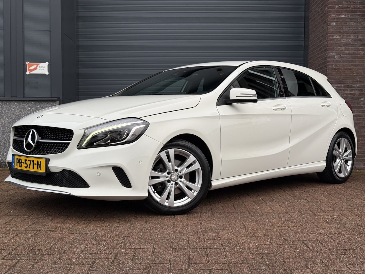 Mercedes-Benz A-klasse - 180 Prestige NAVI | PDC | CRUISE | CLIMATE | LED | APK 2026! - AutoWereld.nl