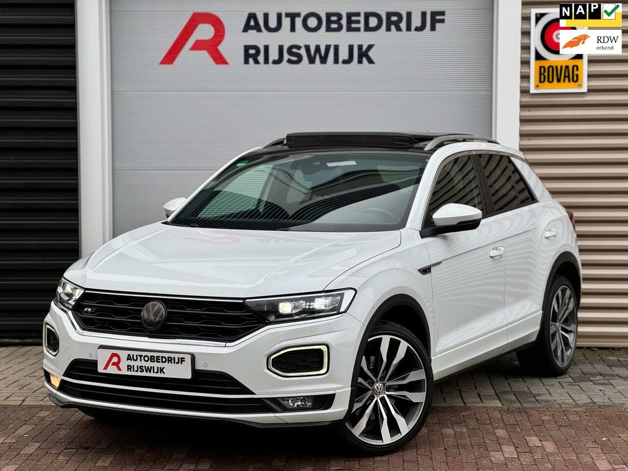 Volkswagen T-Roc - 1.5 TSI 3xR-Line Pano/Virtual/Keyless/Acc - AutoWereld.nl