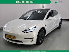 Tesla Model 3 - Long Range AWD 75 kWh 351pk | Trekhaak 1.000kg | Autopilot | 18" Velgen | Zwart interieur