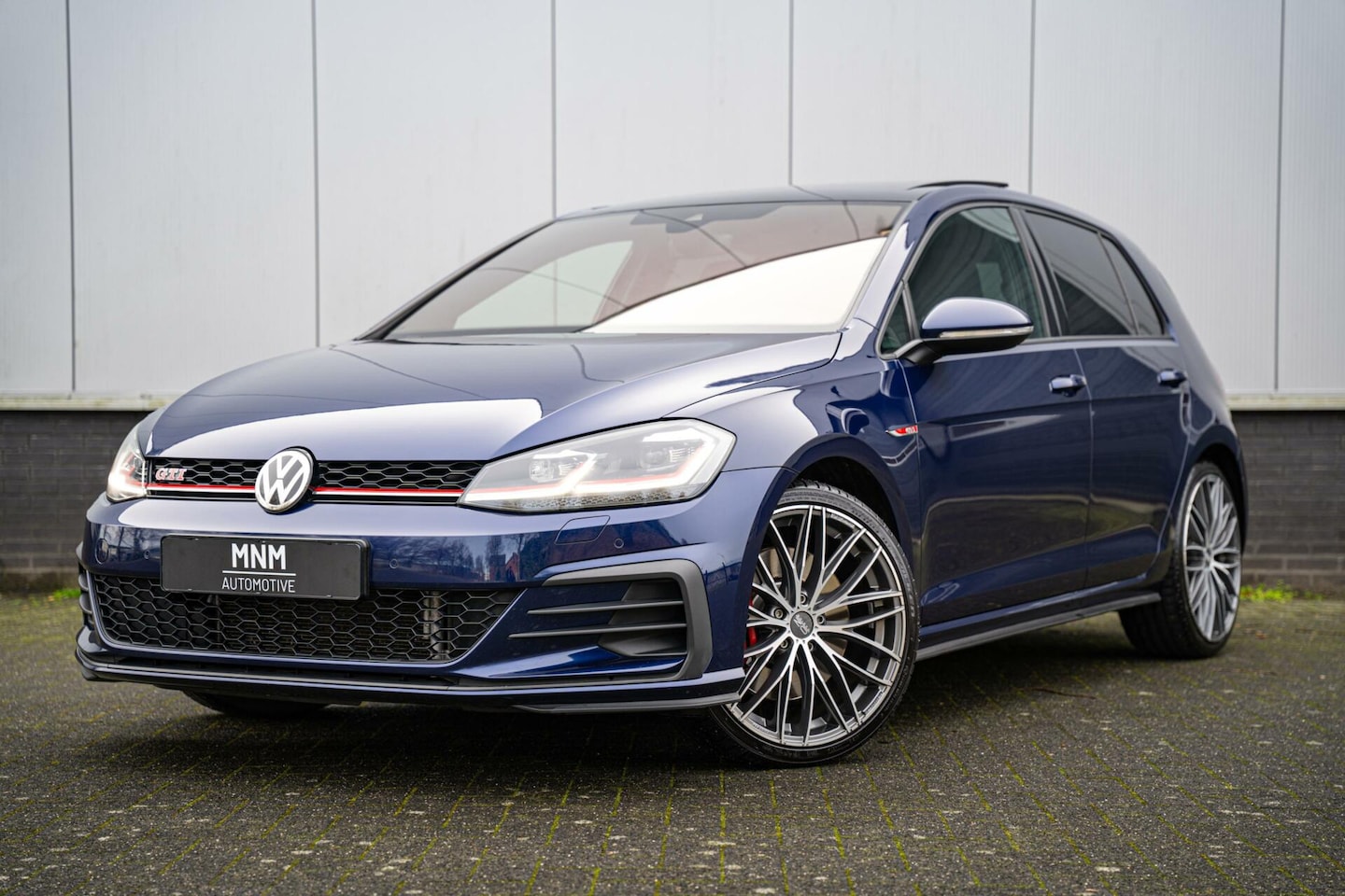 Volkswagen Golf - 2.0 TSI GTI Performance |Pano|Virtual|Keyless - AutoWereld.nl