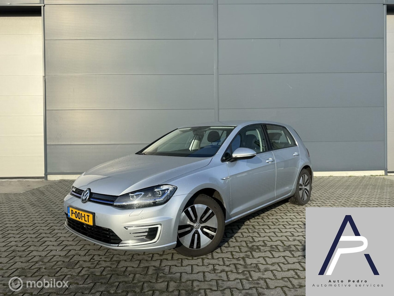 Volkswagen e-Golf - 2019 76.000KM Silver Metallic - AutoWereld.nl