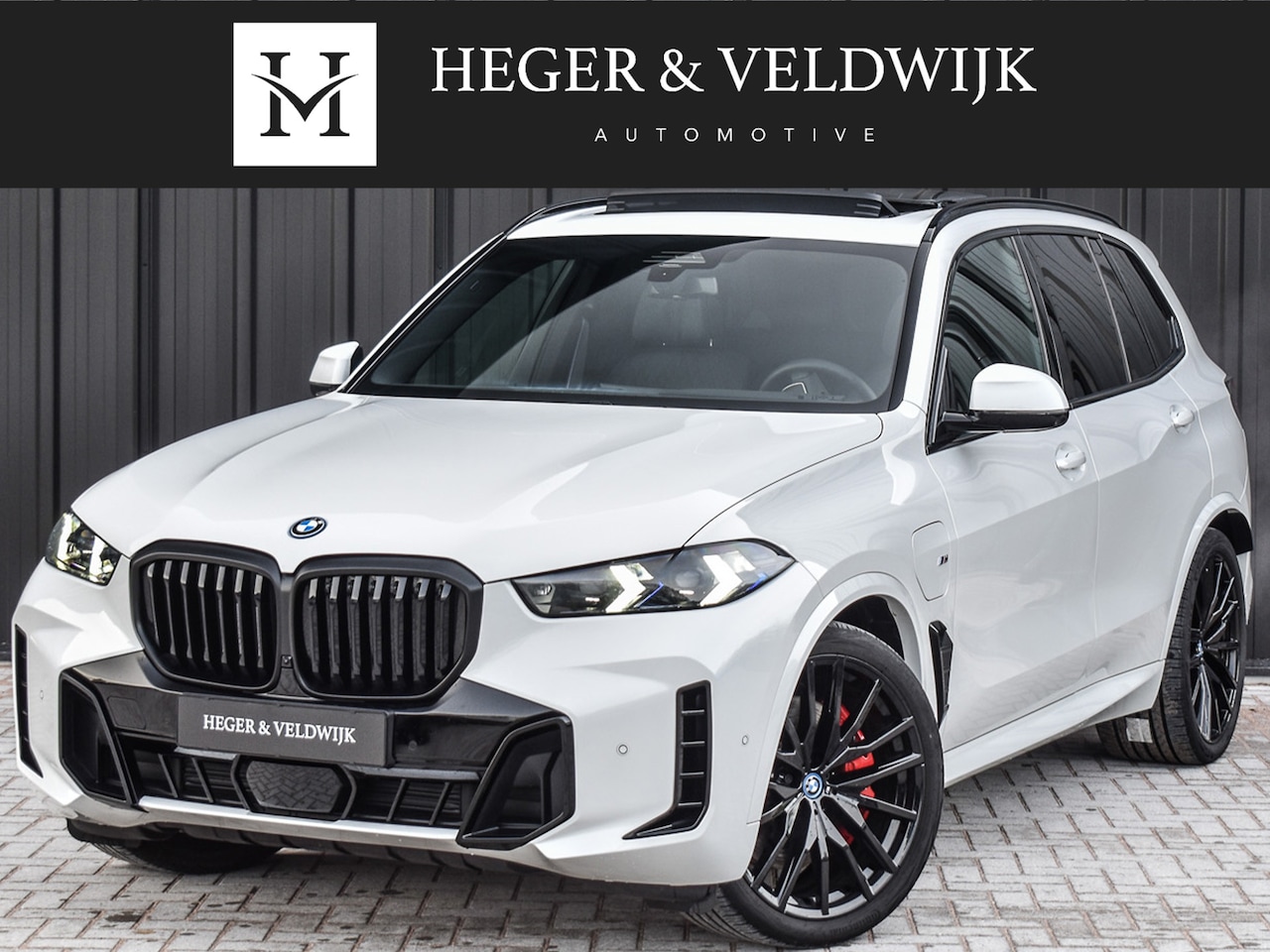 BMW X5 - xDrive50e | LUCHTVERING | SHADOW-LINE | COMFORT ACCESS | TREKHAAK | M-SPORT BRAKE | PANORA - AutoWereld.nl