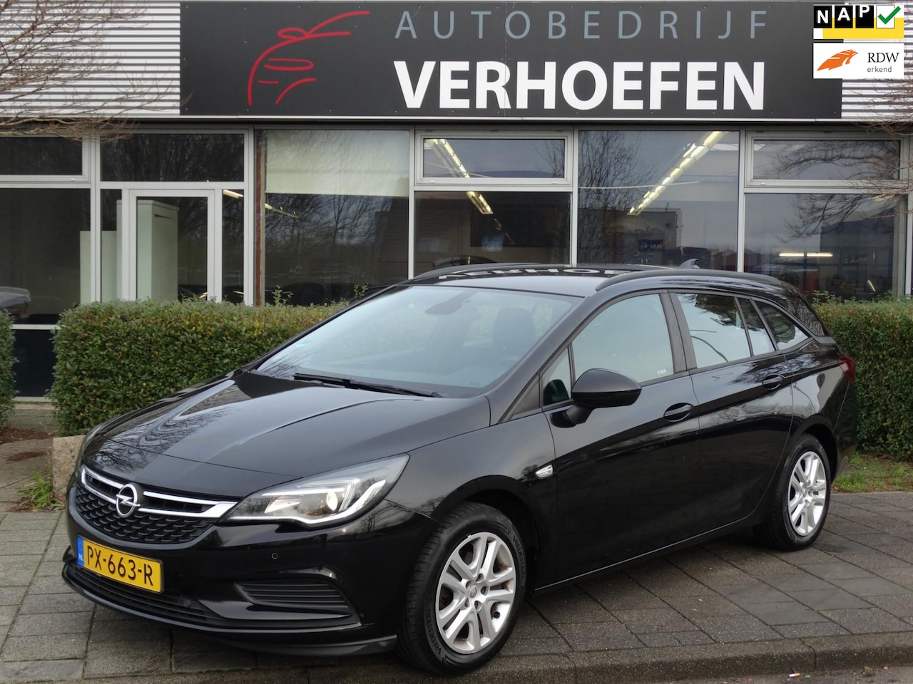 Opel Astra Sports Tourer - 1.0 Online Edition - NAVIGATIE - CRUISE / CLIMATE CONTR - PARK SENS V + A ! - AutoWereld.nl