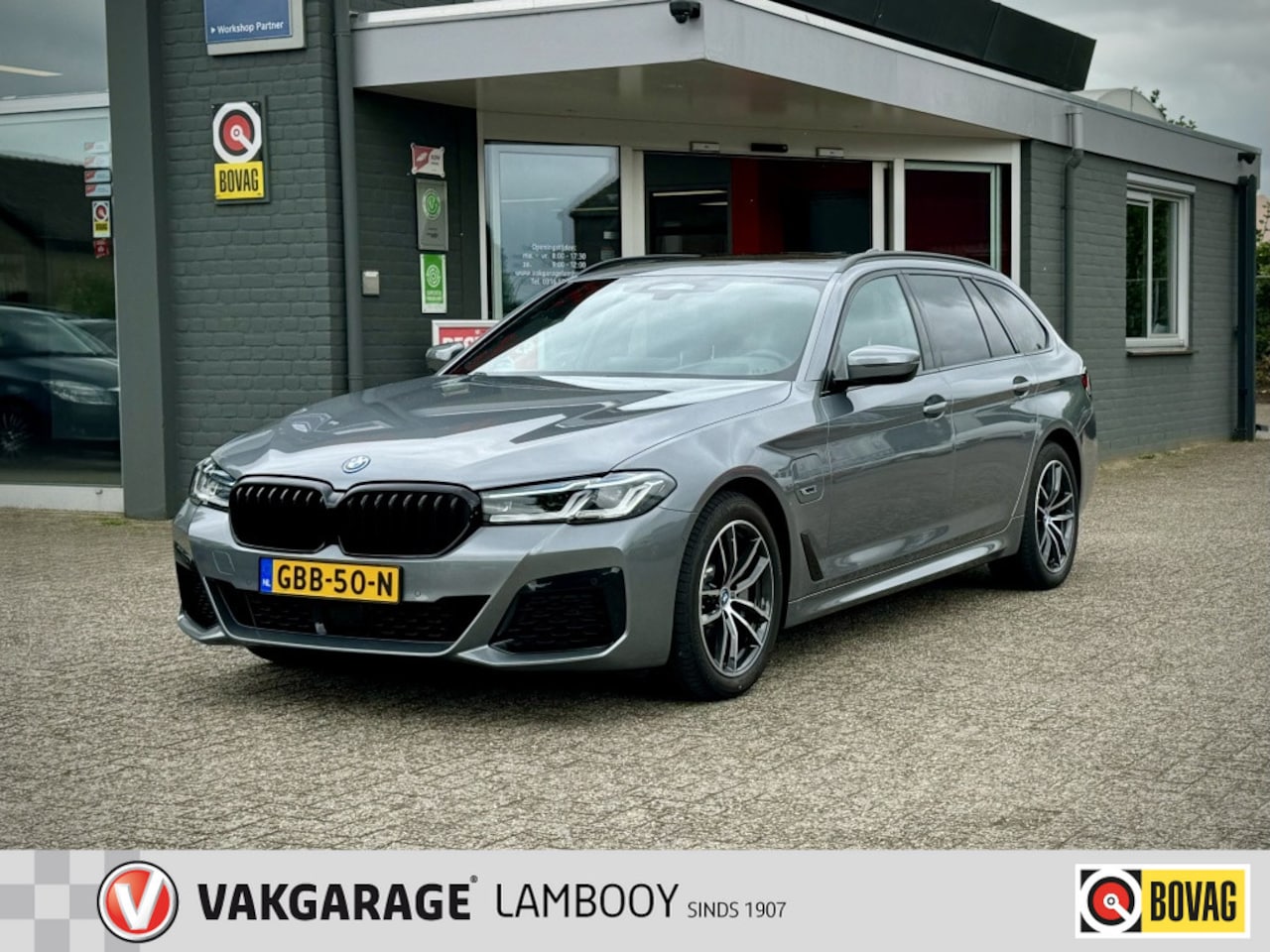 BMW 5-serie Touring - 530e M Sport Business Edition Plus Pano Head Up Laser Leder - AutoWereld.nl