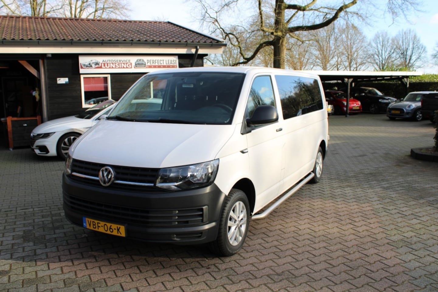 Volkswagen Transporter - 2.0 TDI L2H1 Dubbele Cabine Airco Navi Trekhaak - AutoWereld.nl