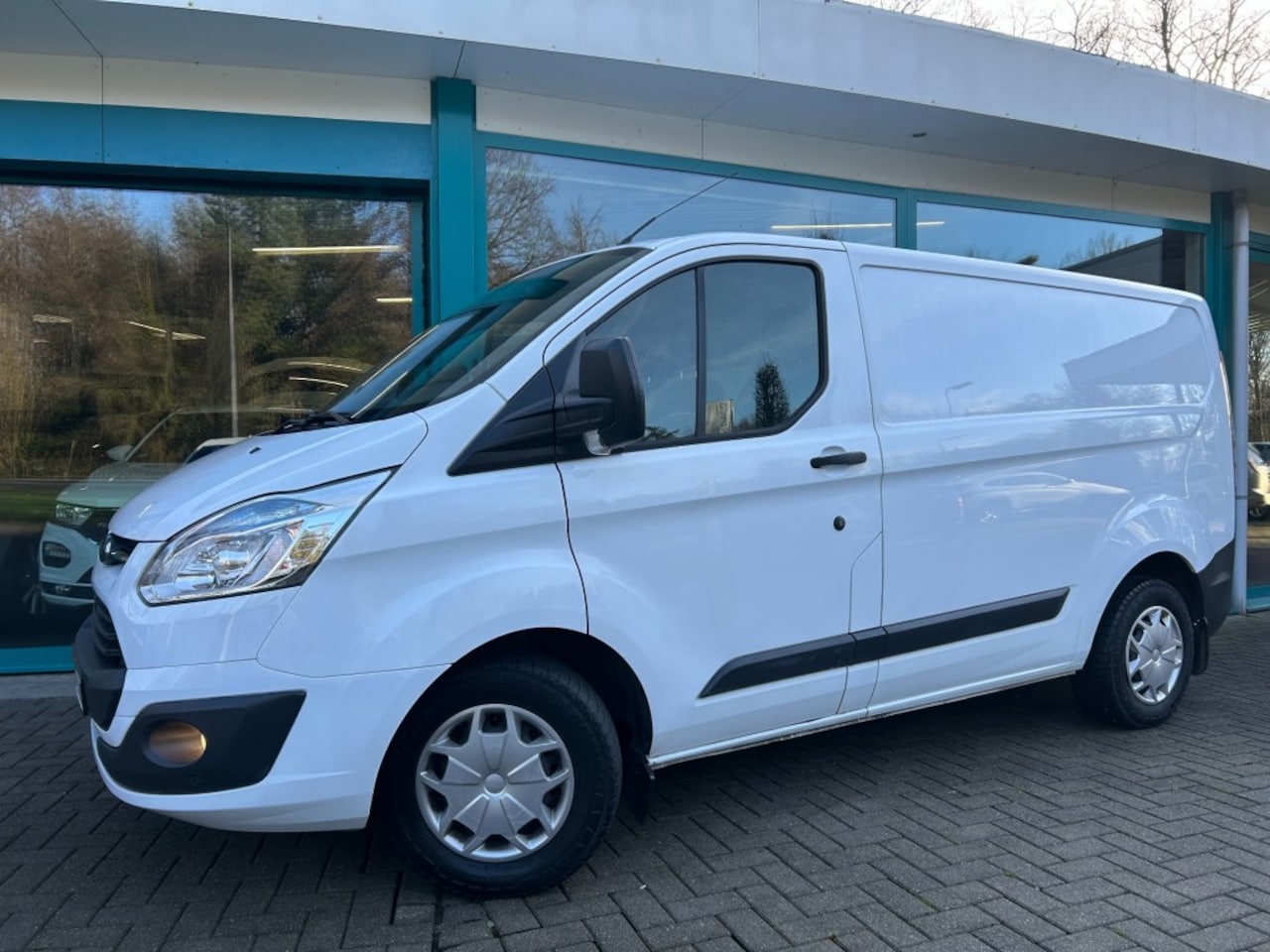 Ford Transit - CUSTOM 2.2TDCI Airco, Navi, Camera, Cruise, PDC - AutoWereld.nl