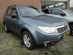 Subaru Forester - 2.0 AWD Intro (lage KM-st.) met Cl.- en Cr.-contr., Trekh., LM-ve