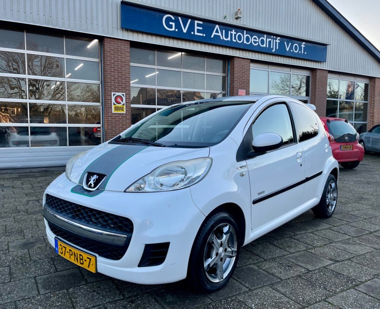 Peugeot 107 - 1.0-12V Millesim 200 1.0-12V MILLESIM 200 - AutoWereld.nl