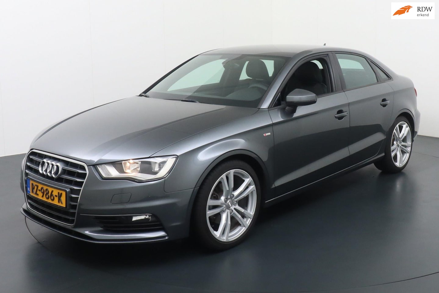 Audi A3 Limousine - 3x s-line trekhaak|airco - AutoWereld.nl