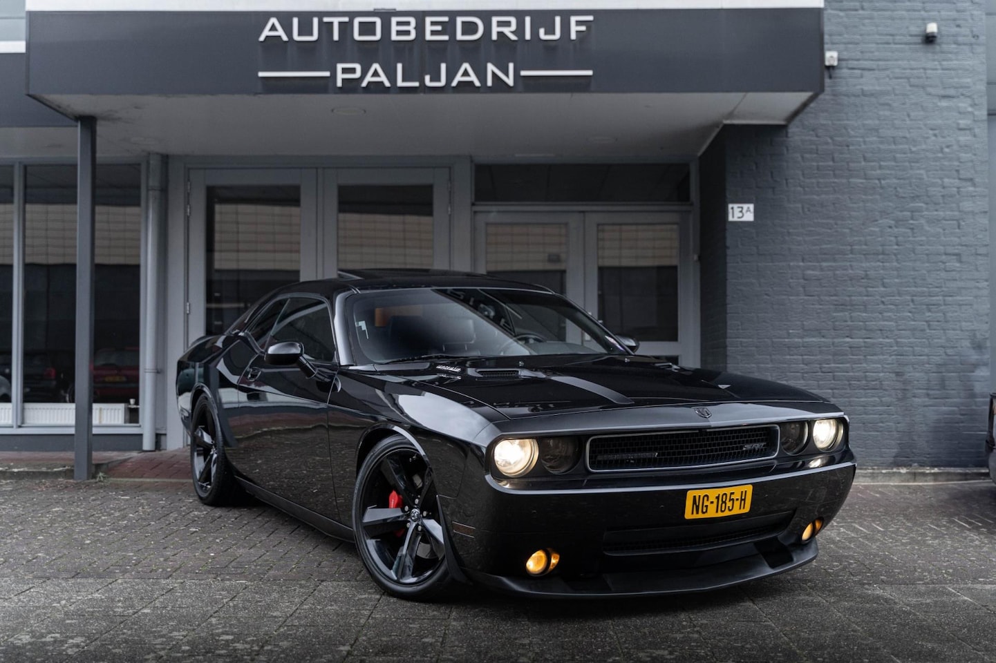 Dodge Challenger - SRT8 HEMI AUT, SCHUIFDAK, 20'', CAMERA, 431PK! - AutoWereld.nl