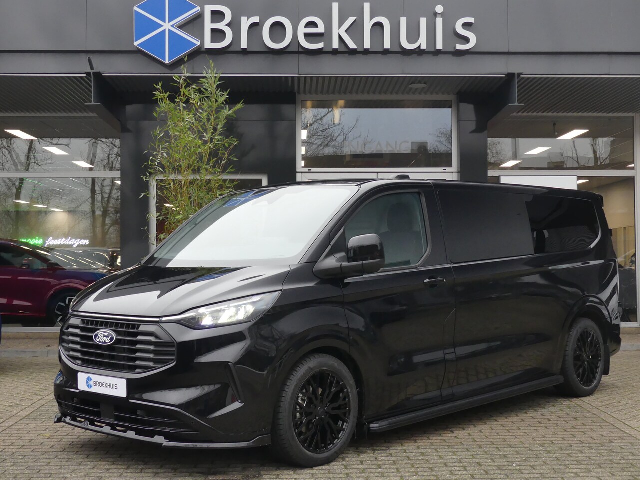 Ford Transit Custom - 320 L2H1 AUTOMAAT * Black Edition * - AutoWereld.nl