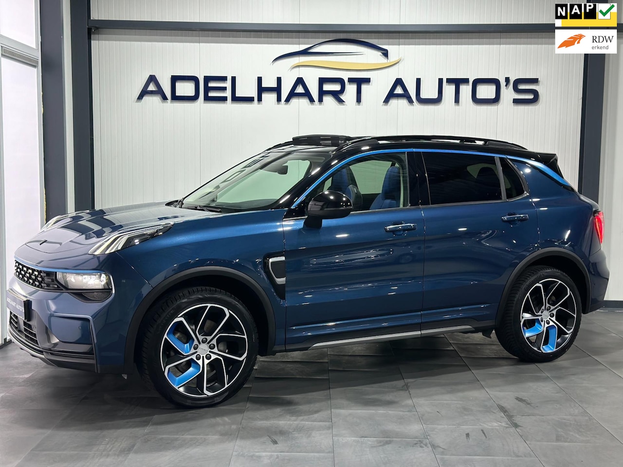 Lynk & Co 01 - 1.5 Automaat / Panorama dak / 360 Camera / Cruise control / full option - AutoWereld.nl