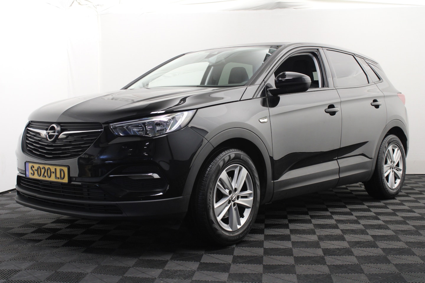 Opel Grandland X - 1.2 Turbo Business Executive 1.2 Turbo Business Executive - AutoWereld.nl