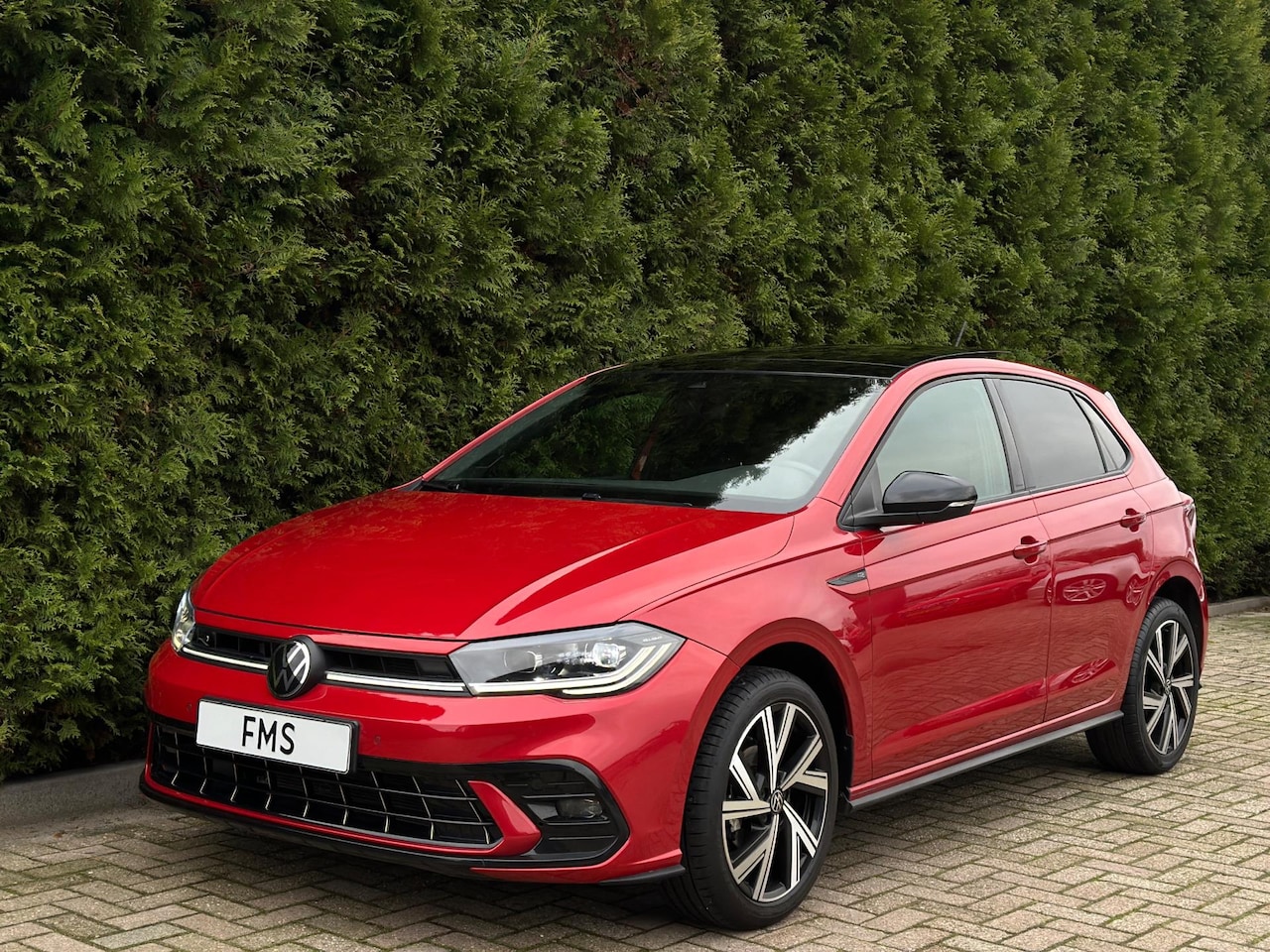 Volkswagen Polo - 1.0 TSI R-Line Panorama CarPlay Camera - AutoWereld.nl