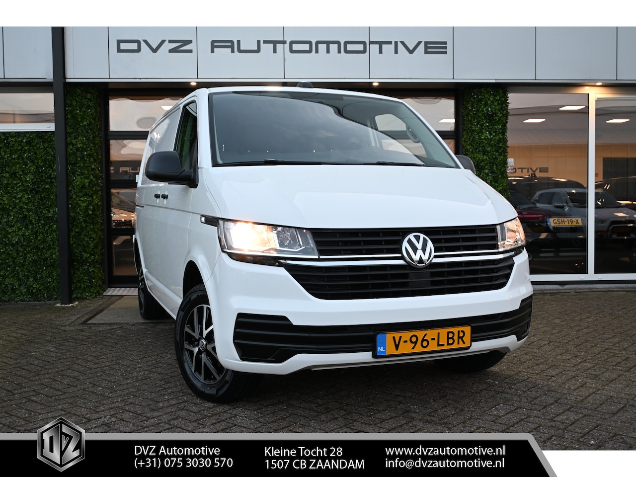 Volkswagen Transporter - 2.0 TDI L1H1 28 Comfortline | Carplay | Camera | Trekhaak - AutoWereld.nl