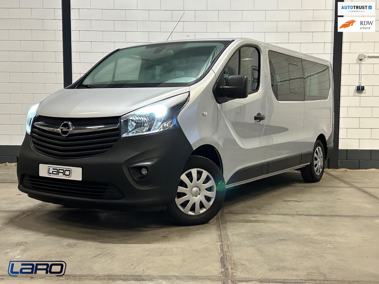 Opel Vivaro Combi - 1.6 CDTI L2H1 9 persoon MARGE | Cruise Airco Trekhaak Incl. BTW - AutoWereld.nl