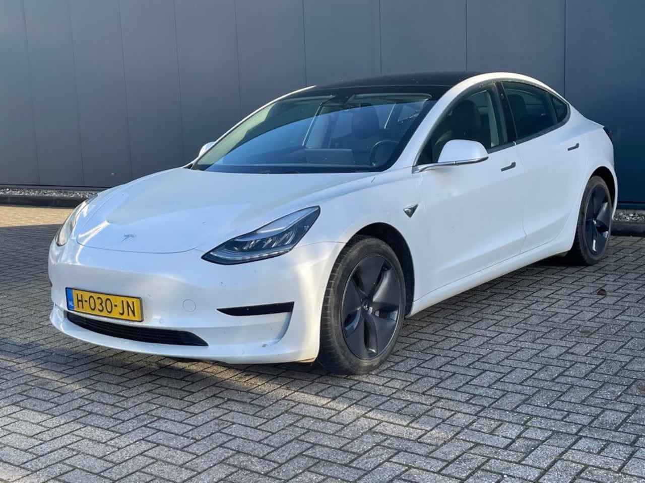 Tesla Model 3 - Standard RWD Plus 60 kWh TESLA Model 3 Standard Plus RWD 60kWh Full Self-Driving panoramad - AutoWereld.nl