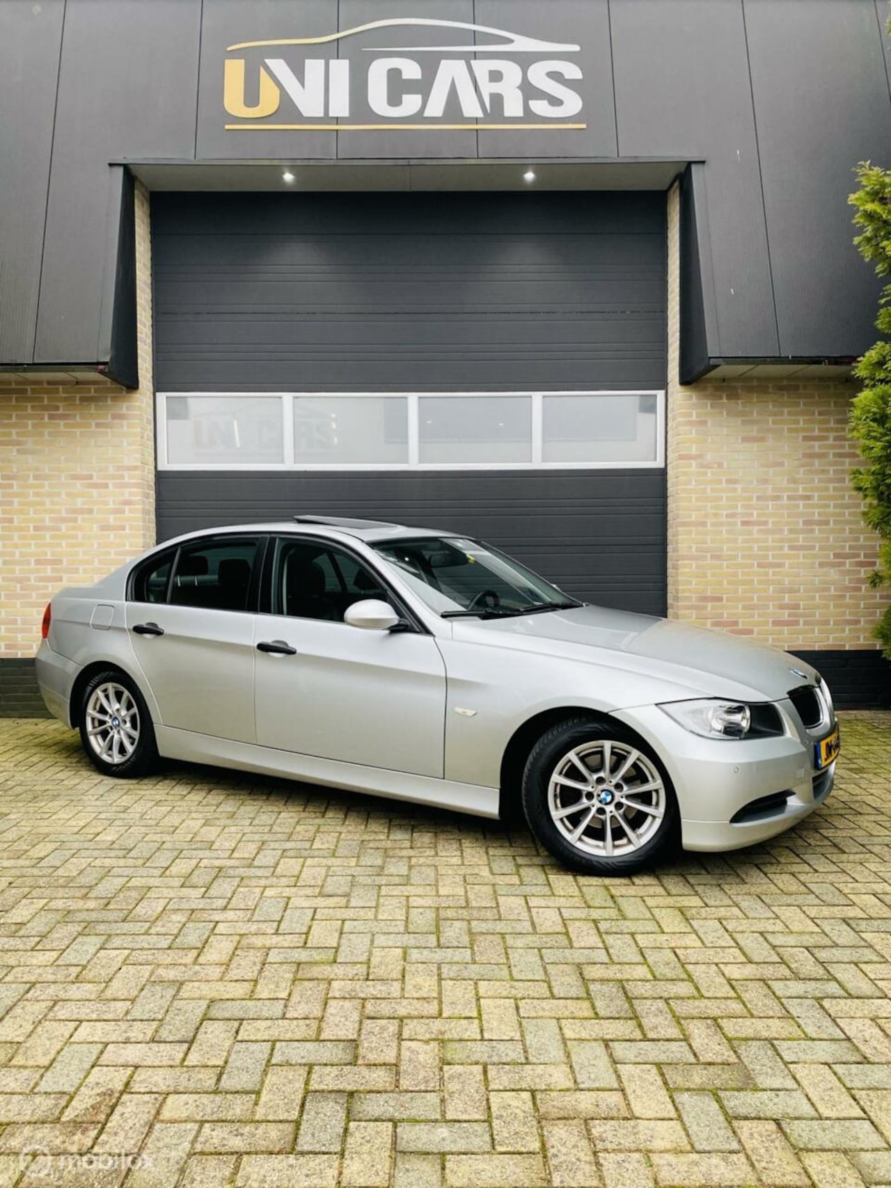 BMW 3-serie - 320i Executive|Automaat|Half Leder|Clima|Opendak - AutoWereld.nl