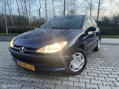 Peugeot 206 - 1.4 Gentry..Automaat..zeer netjes