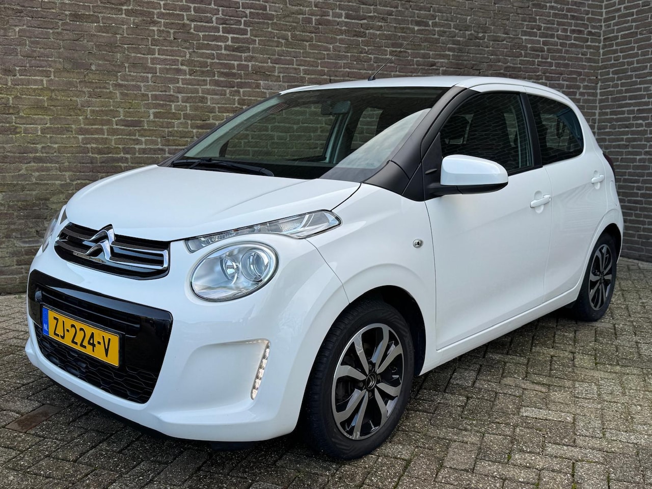 Citroën C1 - 1.0 VTi Shine Navi Camera LED Cruise-Contr. - AutoWereld.nl