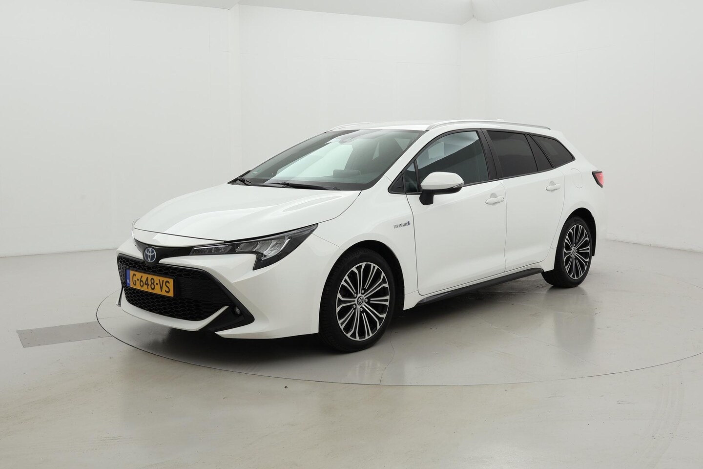 Toyota Corolla Touring Sports - 1.8 Hybrid Dynamic | Navigatie - AutoWereld.nl