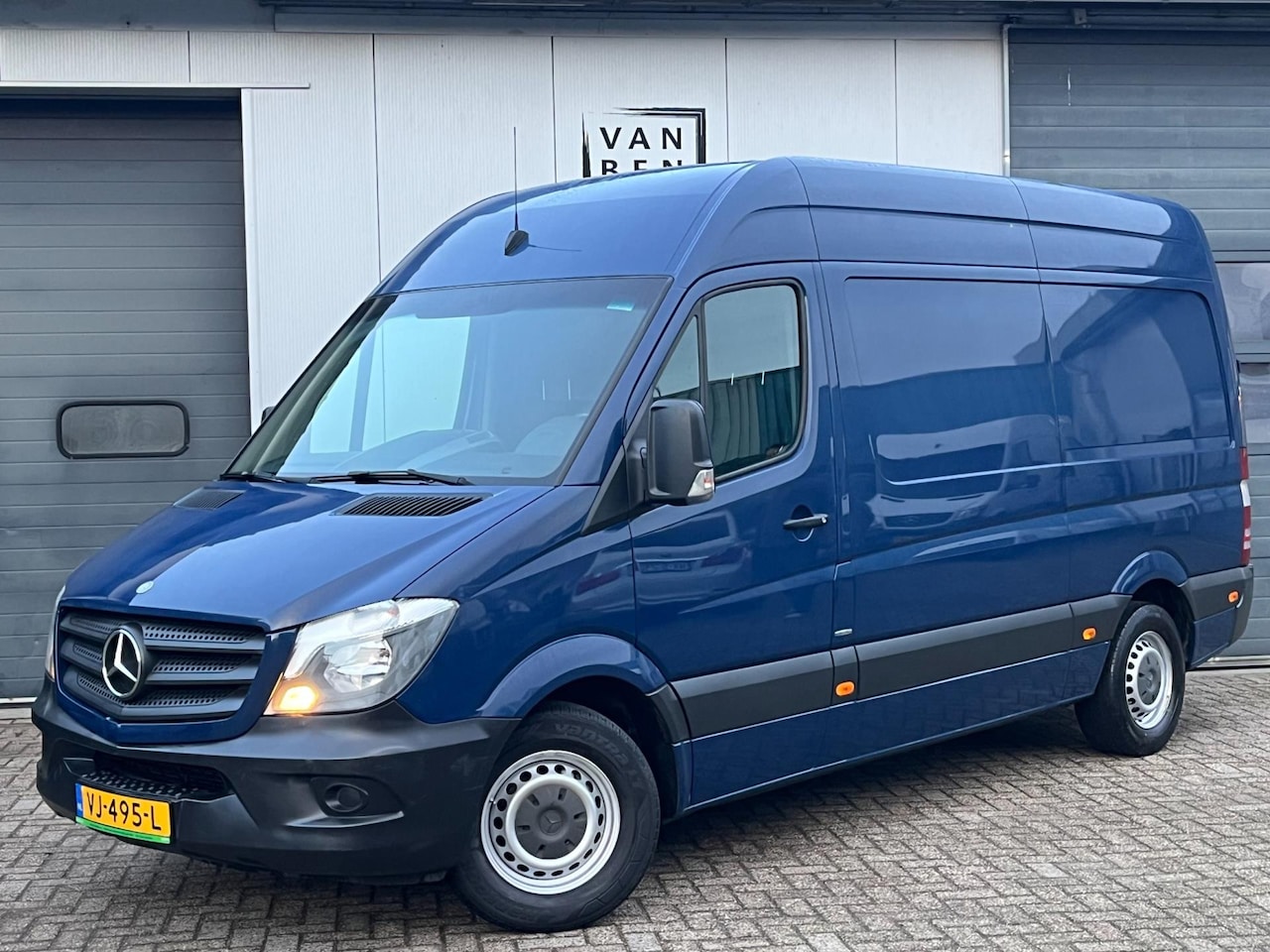 Mercedes-Benz Sprinter - 313CDI Autom. L2H2 Airco 3-pers. Trekhaak 148000km NAP! - AutoWereld.nl