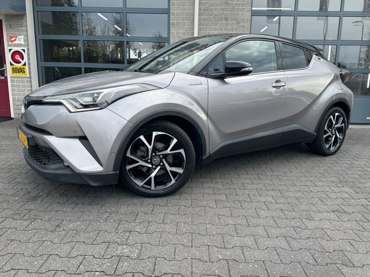 Toyota C-HR - 1.8 Hybrid Bi-Tone Plus | PARKEERCAMERA | TREKHAAK | - AutoWereld.nl