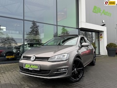 Volkswagen Golf - 1.4 TSI R-Line .Pano. Xenon.Acc. Stoelverwarming enz