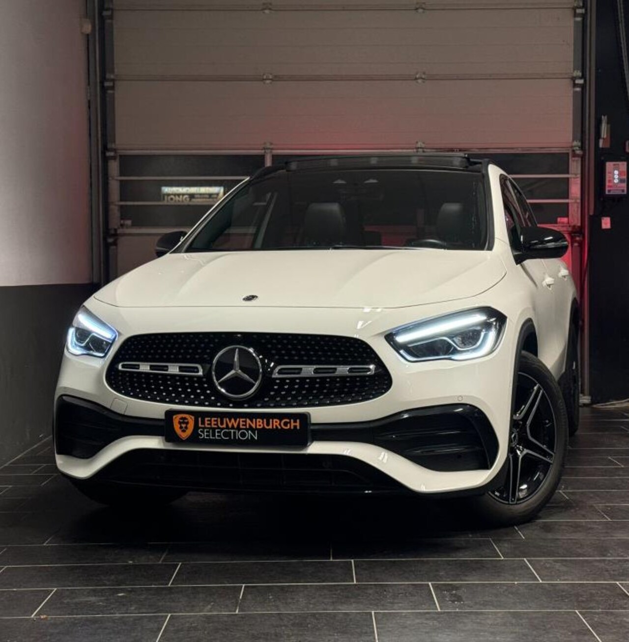 Mercedes-Benz GLA-Klasse - 200 AMG Pano ACC Camera Dodehoek Night - AutoWereld.nl