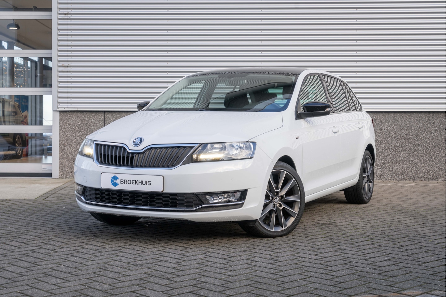 Skoda Rapid Spaceback - 1.0 TSI 95PK DSG Clever| Panoramadak| Trekhaak | Clima| - AutoWereld.nl