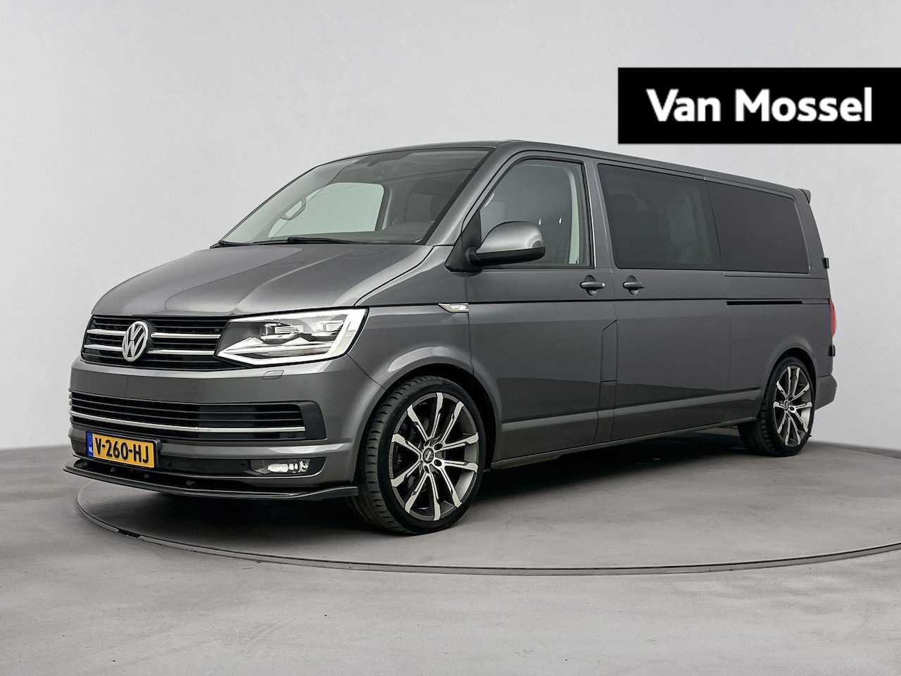 Volkswagen Transporter - 2.0 TDI L2H1 DC | Dubbele schuifdeur | Lederen bekleding | 20-inch Lichtmetaal | Trekhaak - AutoWereld.nl