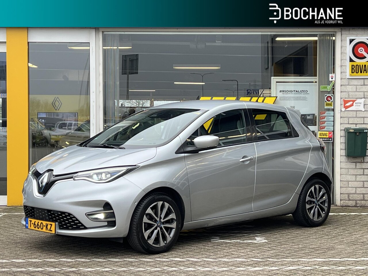 Renault Zoe - R135 Intens 52 kWh (Huur accu) | Navigatie | Achteruitrijcamera | Stoel & stuur verwarming - AutoWereld.nl