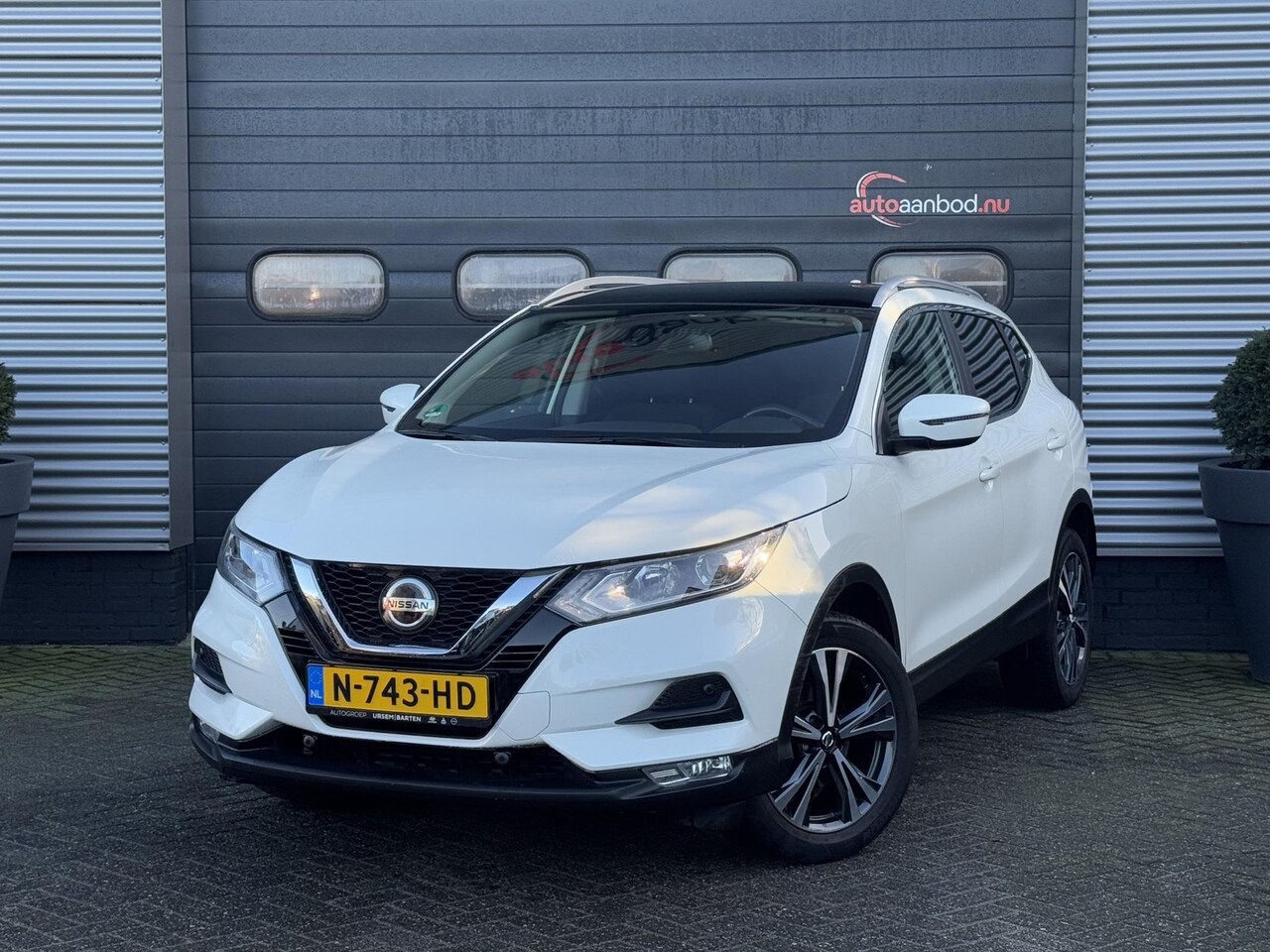 Nissan Qashqai - 1.3 DIG-T Tekna 160 PK | Panoramadak | Camera | Navigatie | Carplay | DAB | Trekhaak | Lic - AutoWereld.nl