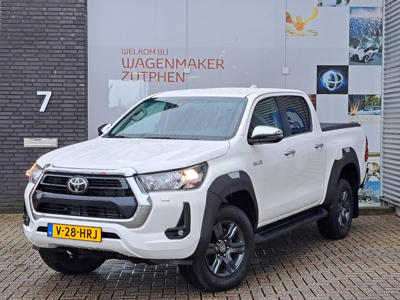 Toyota HiLux - 2.4 D-4D Double Cab Professional Automaat - AutoWereld.nl