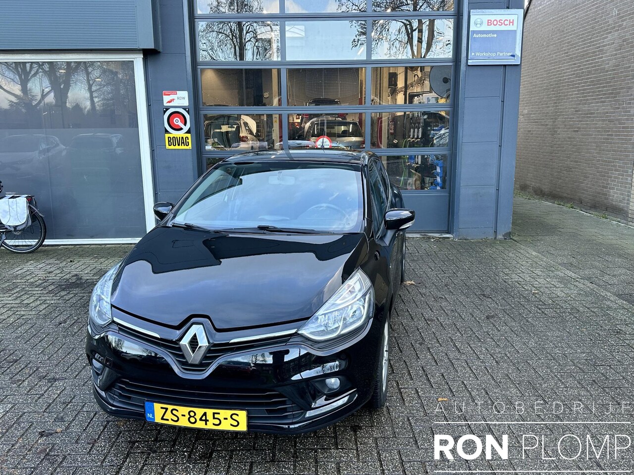 Renault Clio - 0.9 TCe Limited / Airco/ Navigatie/ Apple carplay/ andriod/ Cruise/ PDC/ LMV/ Led - AutoWereld.nl