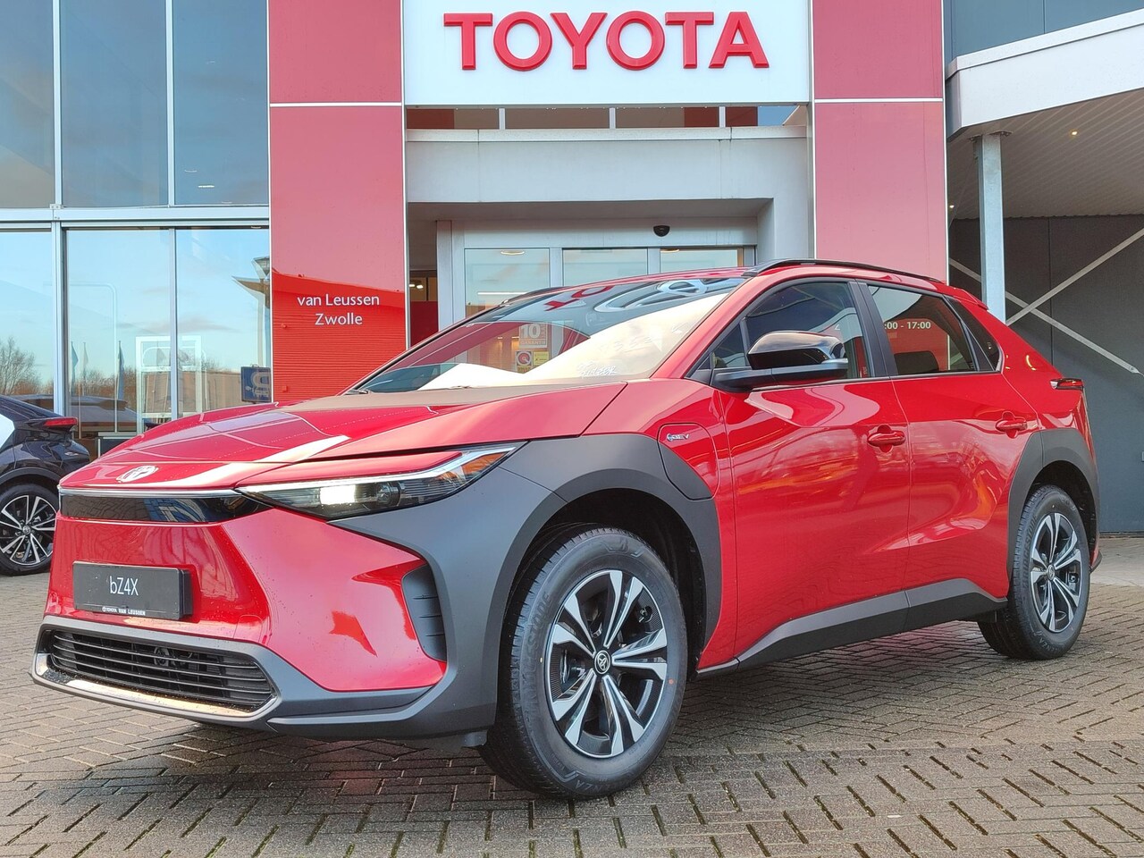 Toyota bZ4X - Active 71 kWh NIEUW VOORRAAD WARMTEPOMP 3-FASE 150 kW-LADEN CAMERA KEYLESS CLOUD NAVI AD-C - AutoWereld.nl