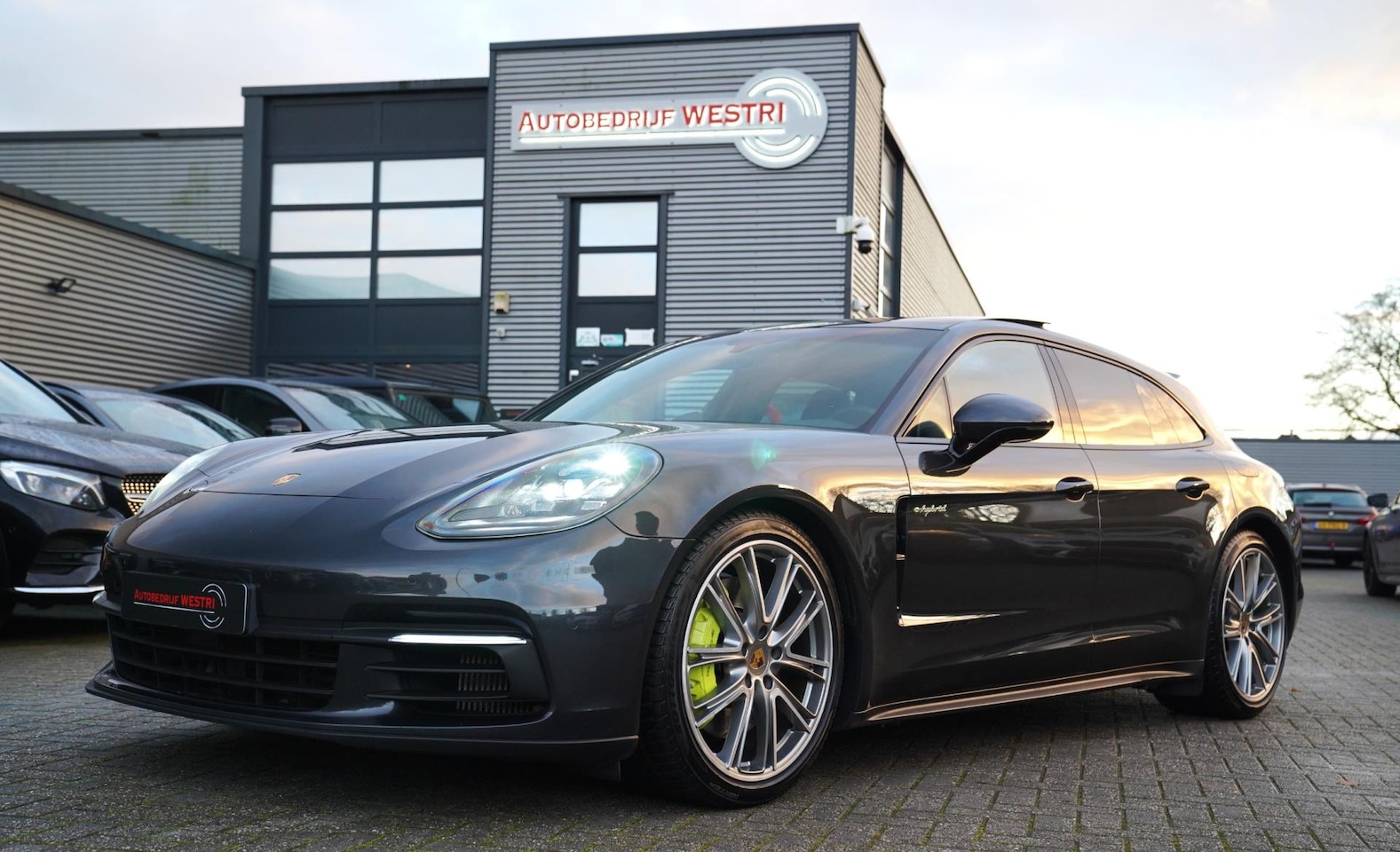 Porsche Panamera Sport Turismo - 2.9 4 E-Hybrid | Sport Chrono | 21 inch | Panorama | Sport uitlaat | Luchtvering | Spoiler - AutoWereld.nl