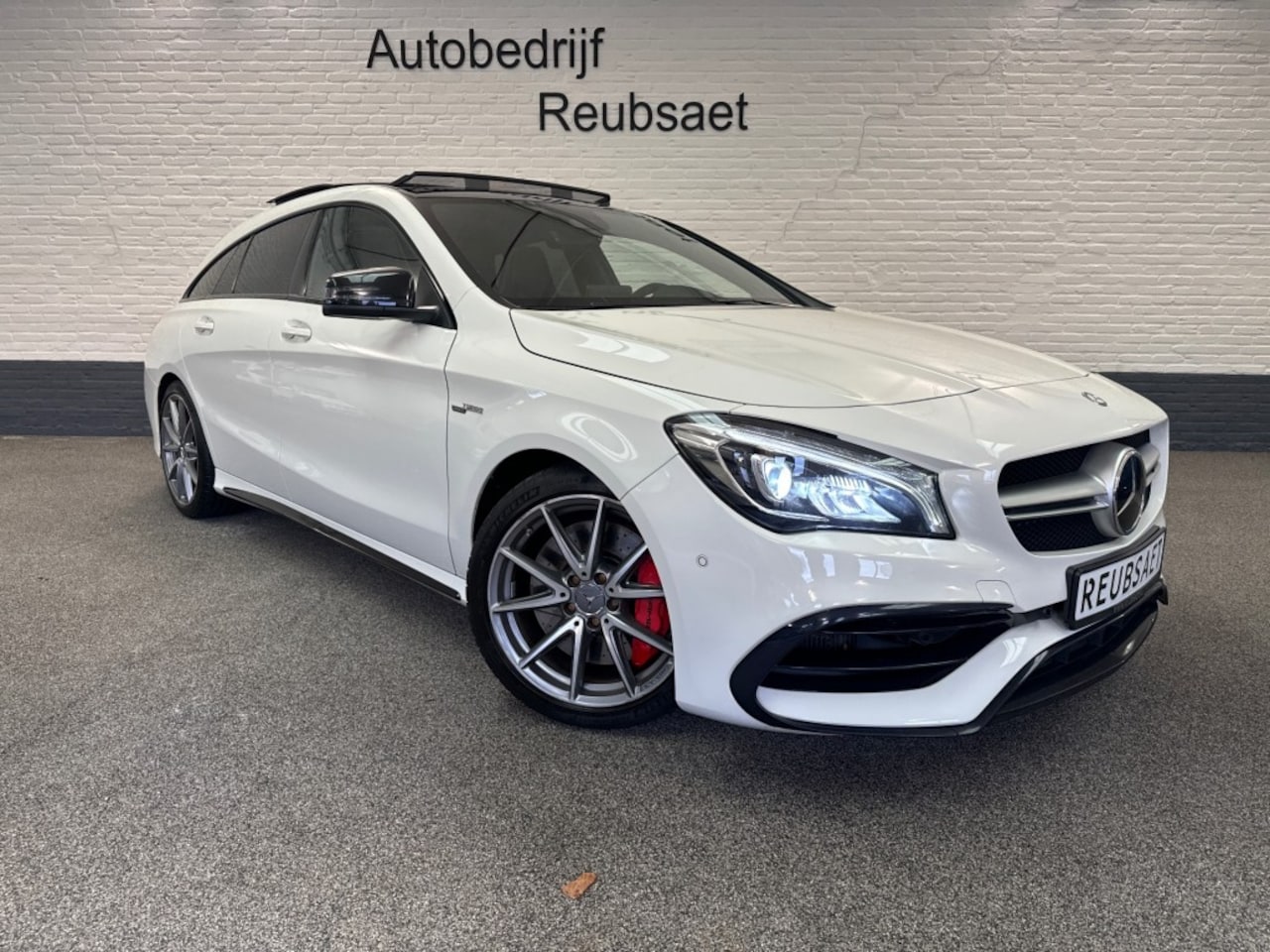 Mercedes-Benz CLA-Klasse - AMG CLA45 4Matic 380PK Pano Kuipstoel Harman Kardon Incl 12Mnd G - AutoWereld.nl