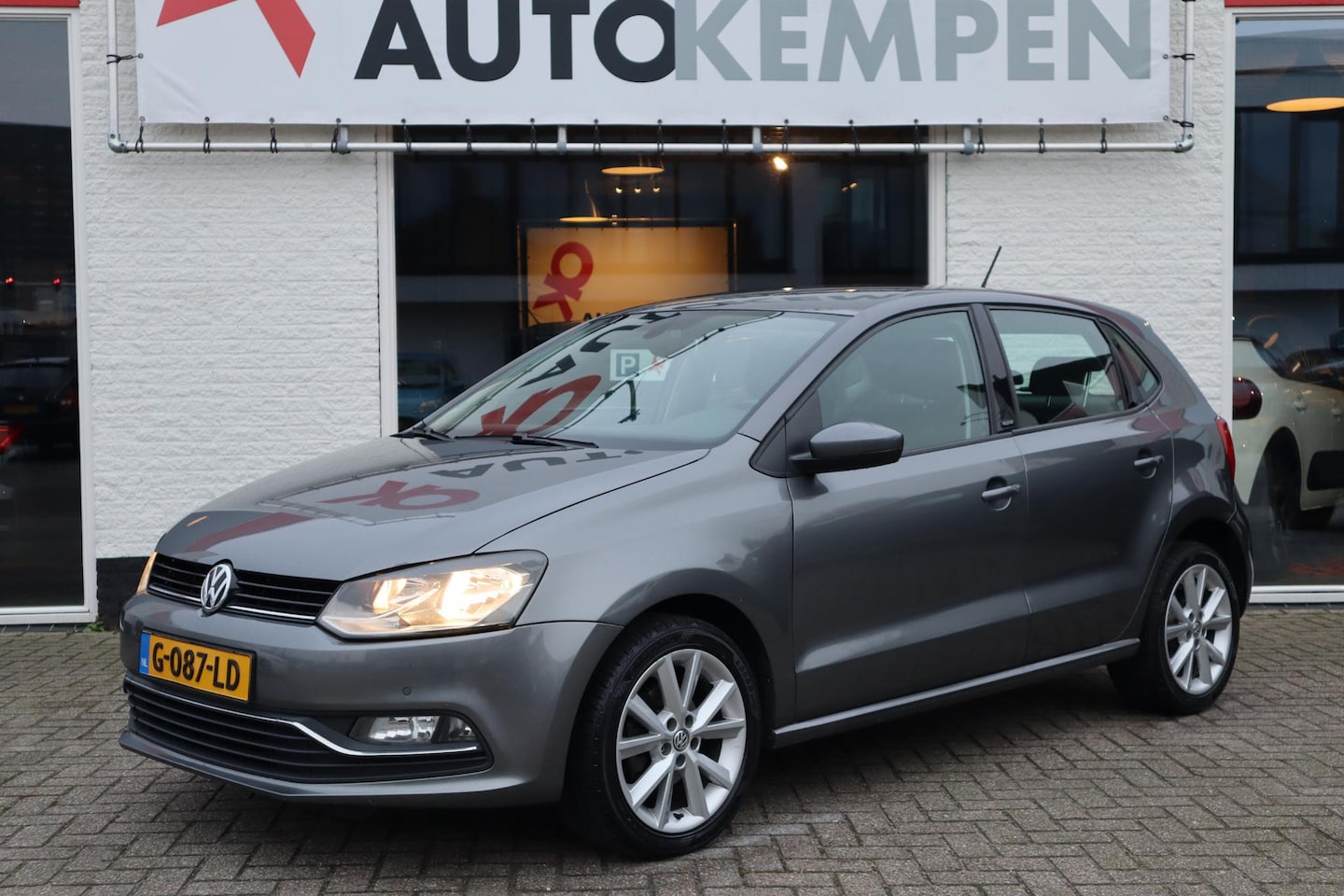 Volkswagen Polo - 1.4 TDI COMFORTLINE ALLSTAR AUTOMAAT|NAVI|CRUISE|PDC - AutoWereld.nl