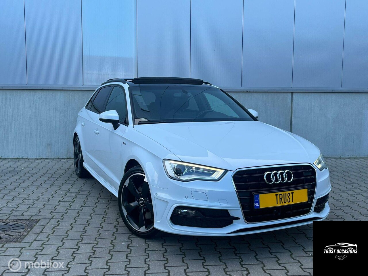 Audi A3 Sportback - 1.8TFSI 3 x S-line Pano Trekhaak DODEHOEK ACC - AutoWereld.nl