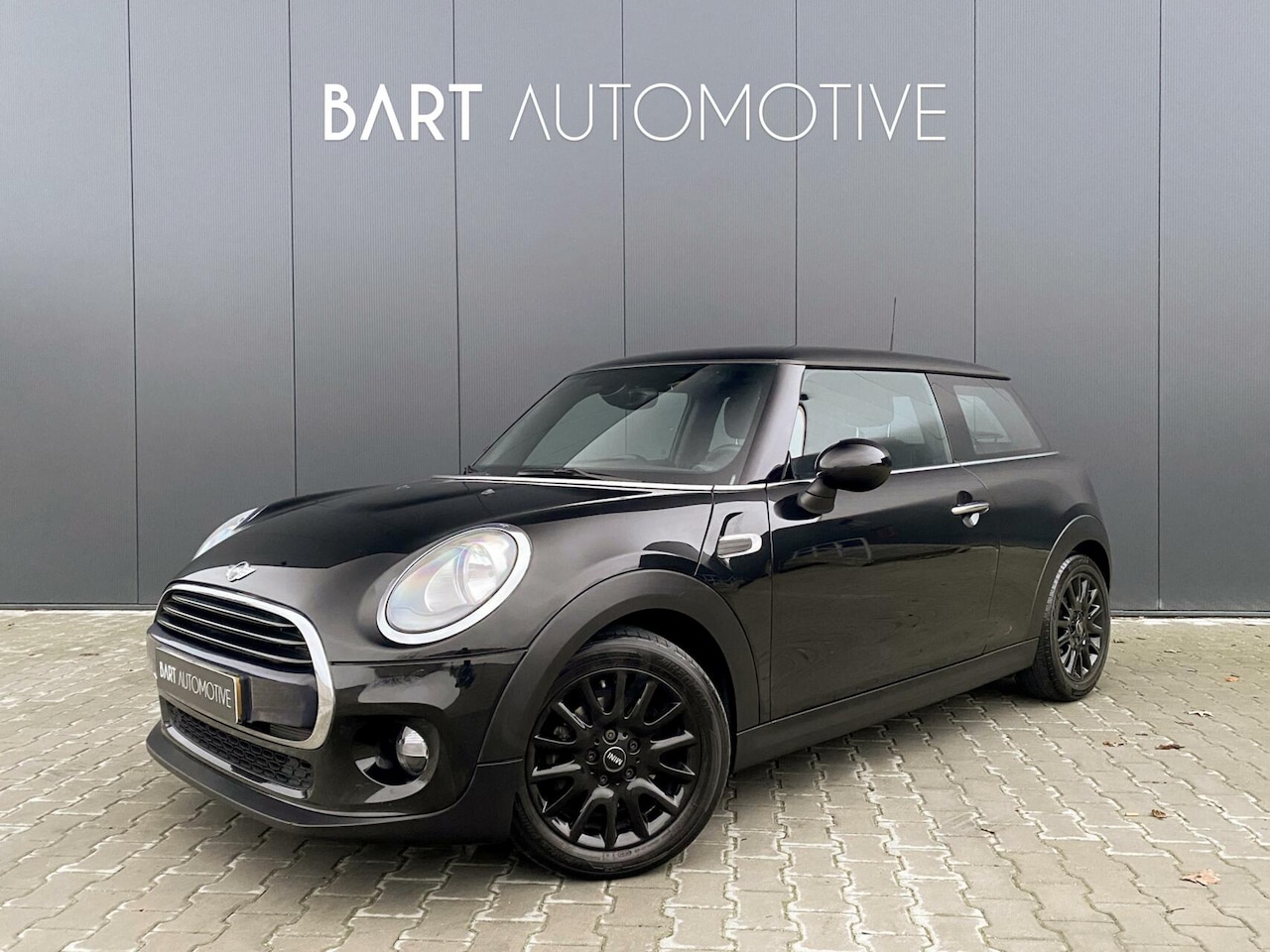 MINI Cooper - Mini 1.5 Serious Business - AutoWereld.nl