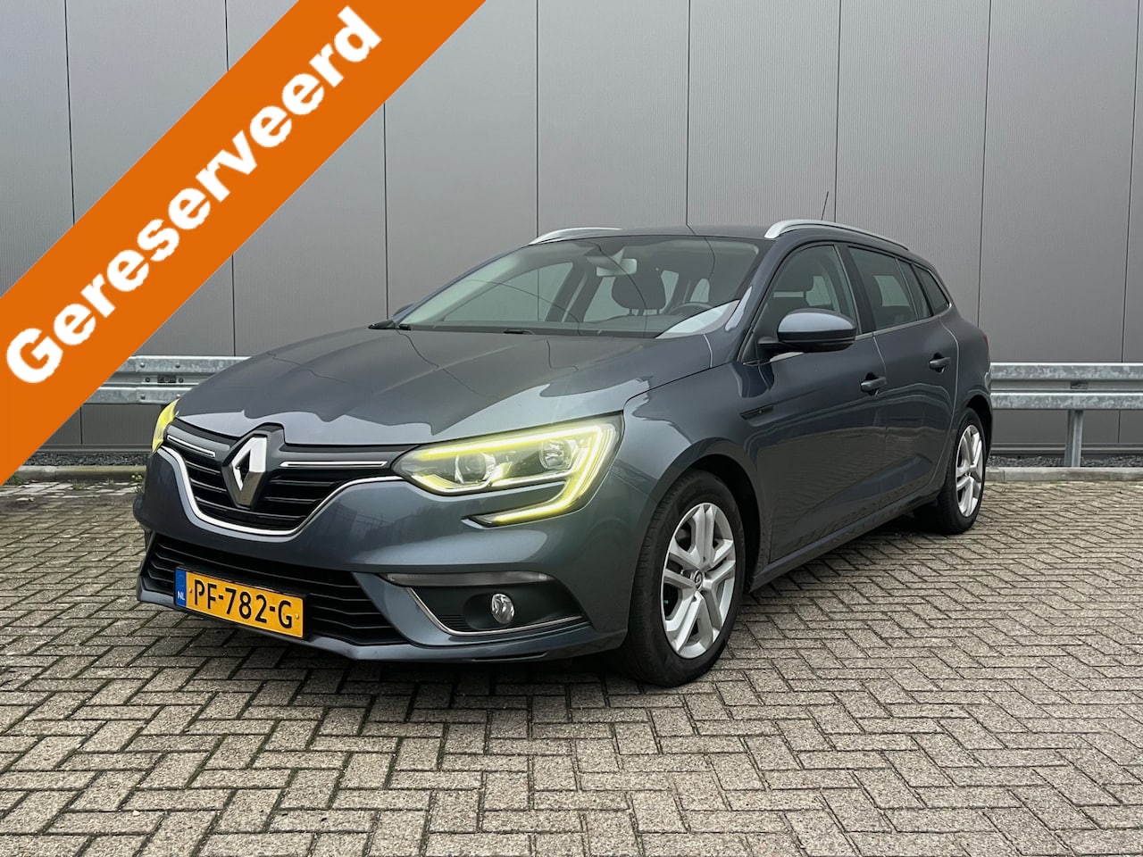 Renault Mégane Estate - 1.5 dCi Eco2 Zen Navi / Clima / Trekhaak - AutoWereld.nl