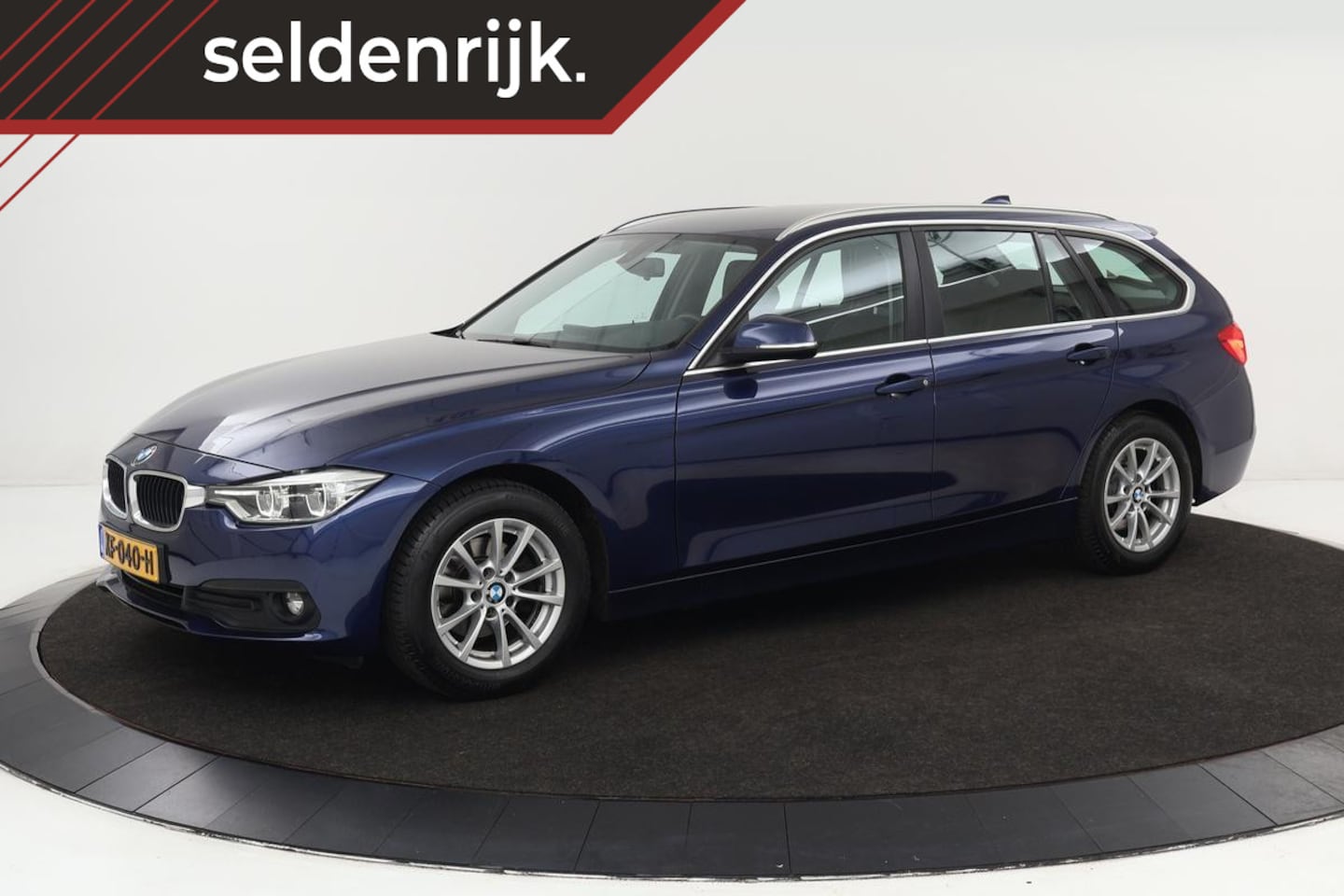 BMW 3-serie Touring - 318i High Executive | Leder | Sportstoelen | Stoelverwarming | Full LED | Navigatie | PDC - AutoWereld.nl