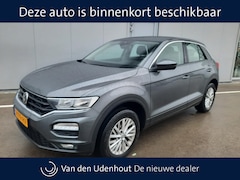 Volkswagen T-Roc - 1.0 TSI | Navigatie | Trekhaak | Climatronic | verwarmde voorstoelen