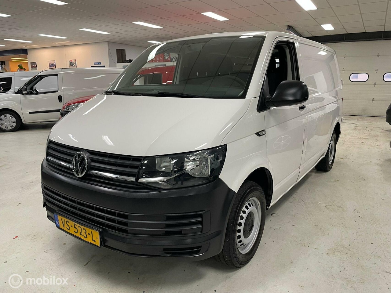 Volkswagen Transporter - 2.0 TDI L1H1 107000KM NAP - AutoWereld.nl