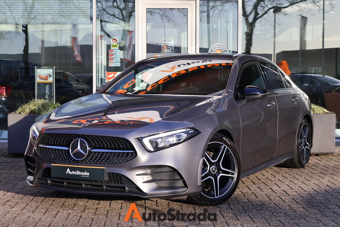 Mercedes-Benz A-klasse - Limousine A 180 AMG-Line 136pk 7G-DCT | Sfeer | Camera | Virtual | Navi | Climate | MBUX - AutoWereld.nl