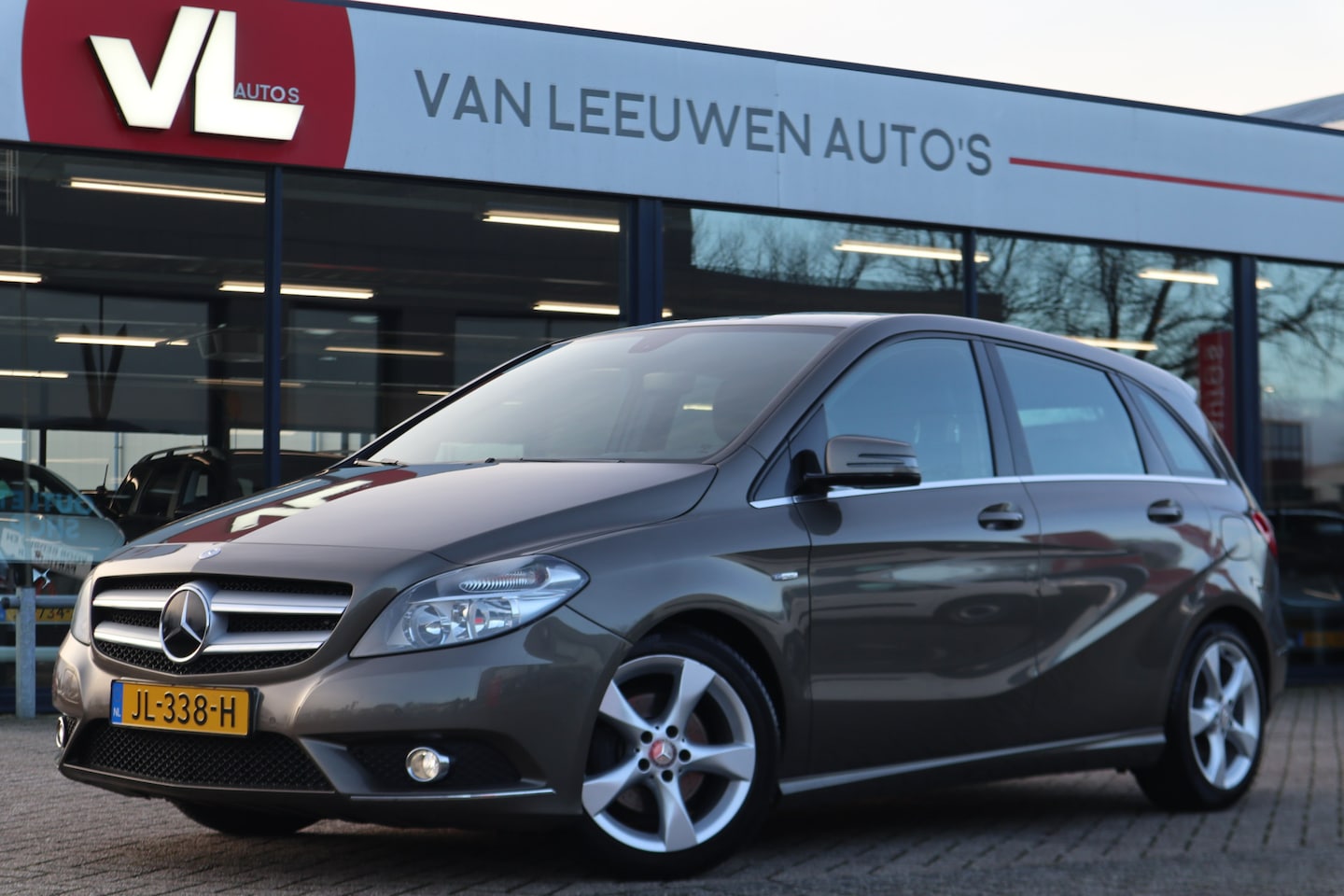 Mercedes-Benz B-klasse - 180 Ambition | Stoelverwarming | Navi | Bluetooth - AutoWereld.nl