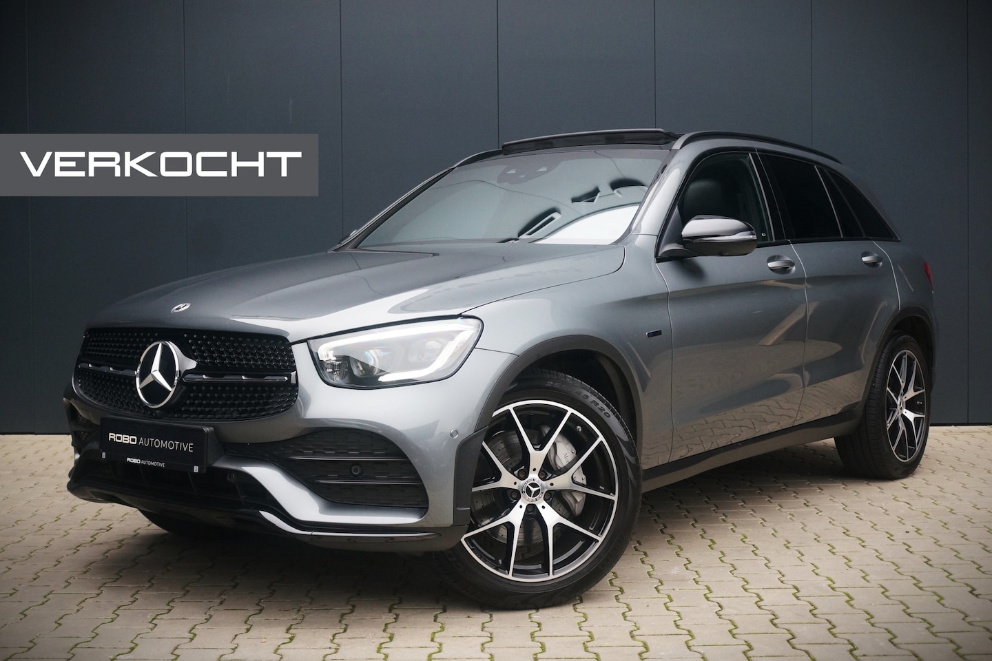 Mercedes-Benz GLC-klasse - 300e 4MATIC Business Solution AMG | Panoramadak | Burmester | Luchtvering | Stoelverwarmin - AutoWereld.nl