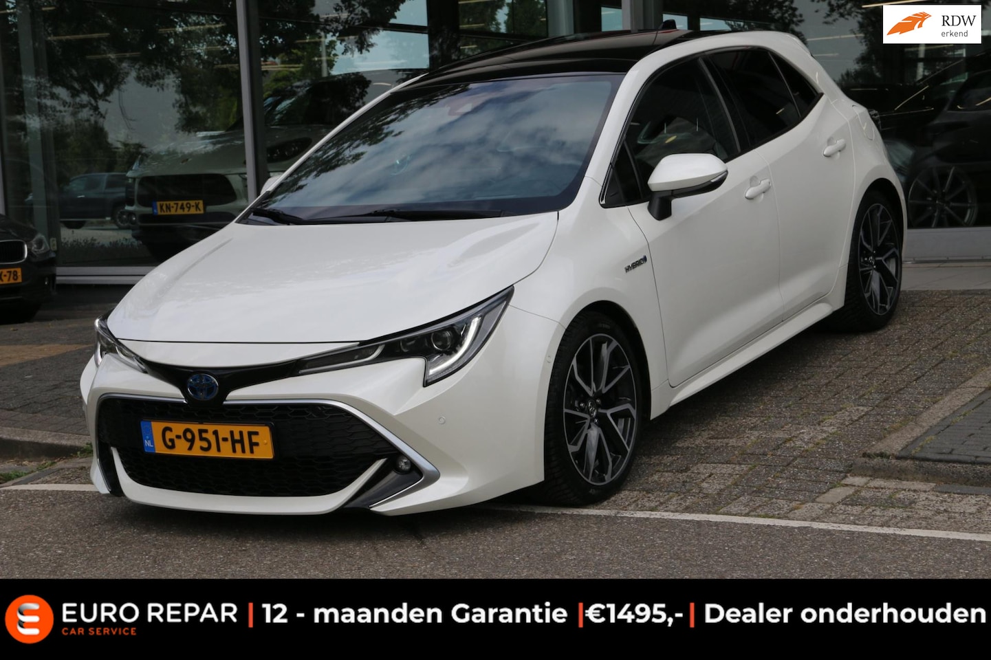 Toyota Corolla - 2.0 Hybrid Premium PANO SPORT SEATS - AutoWereld.nl